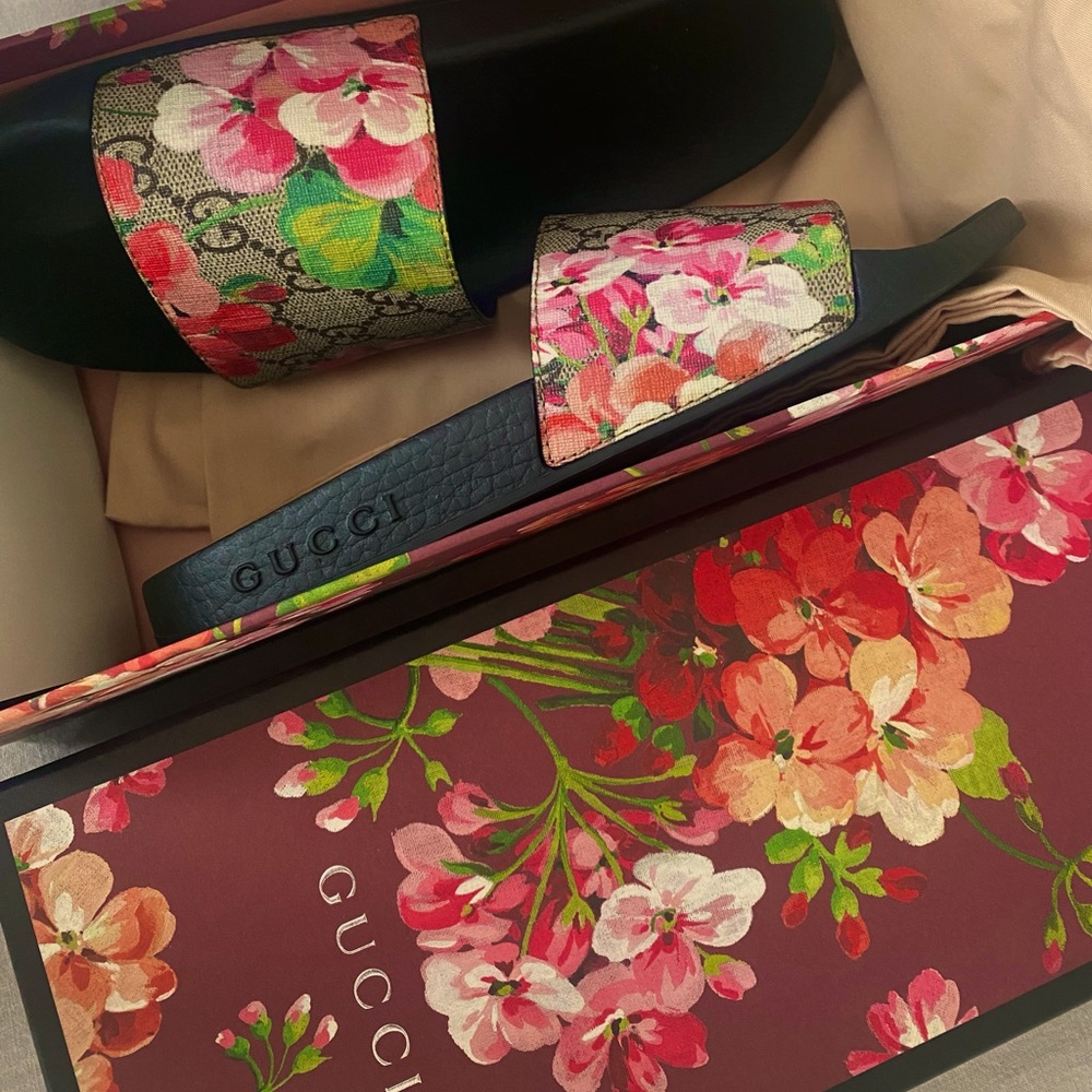 Gucci Blooms Supreme Slide Sandal